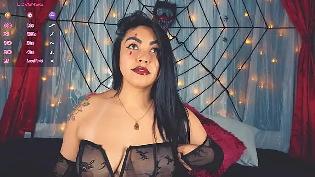 Snapshot of Victoria_Jonhss chatting on October 2025 10:43:02 PM Victoria Jonhss online show from October 2025 10:43:02 PM