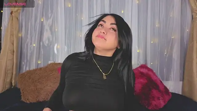 Snapshot of Victoria_Jonhss chatting on November 2025 10:03:02 PM Victoria Jonhss online show from November 2025 10:03:02 PM