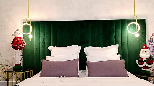 Snapshot of ClaireMathis chatting on December 2025 02:47:01 PM ClaireMathis online show from December 2025 02:47:01 PM