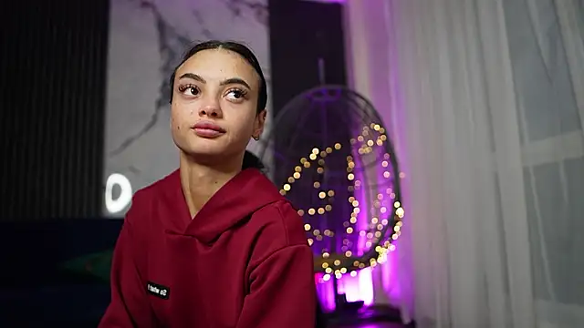 Snapshot of RachelRavee chatting on November 2025 05:06:02 AM RachelRavee online show from November 2025 05:06:02 AM