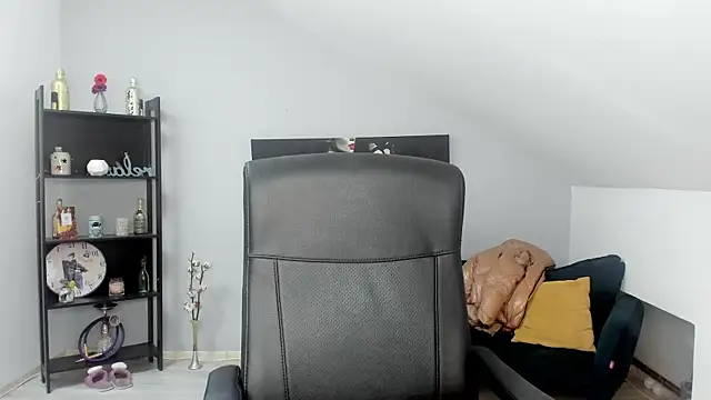 Snapshot of BettyJamess chatting on November 2025 04:12:01 AM BettyJamess online show from November 2025 04:12:01 AM