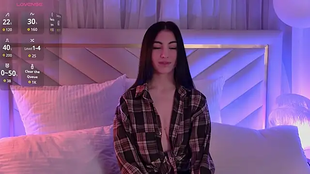 Snapshot of BettyLeen chatting on December 2025 04:06:02 AM BettyLeen online show from December 2025 04:06:02 AM