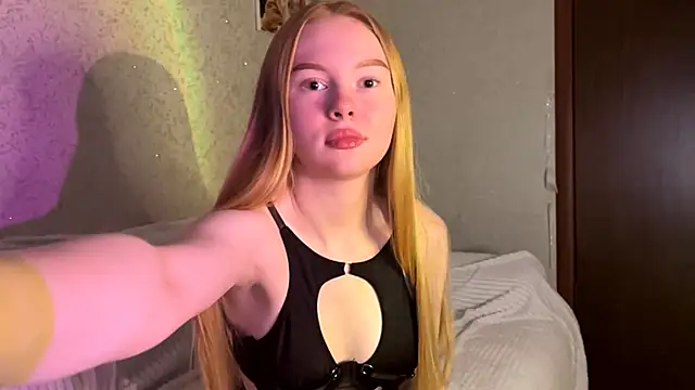 Snapshot of RaguelNicksons chatting on October 2025 08:18:02 PM RaguelNicksons online show from October 2025 08:18:02 PM