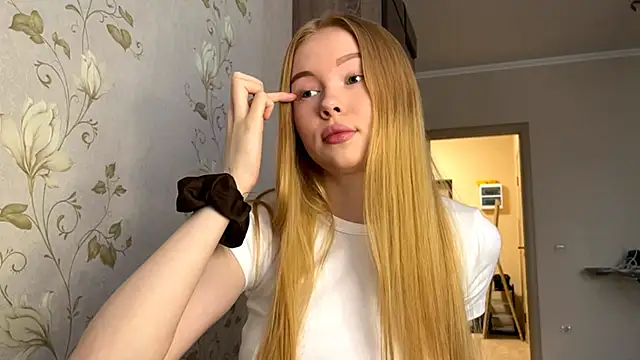 Snapshot of RaguelNicksons chatting on October 2025 09:43:01 AM RaguelNicksons online show from October 2025 09:43:01 AM