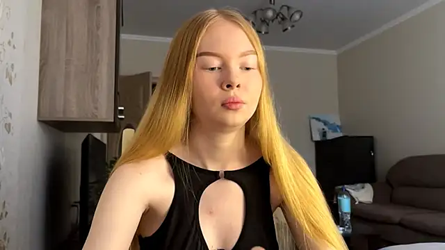 Snapshot of RaguelNicksons chatting on October 2025 12:02:02 PM RaguelNicksons online show from October 2025 12:02:02 PM