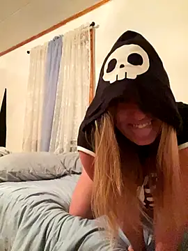 Snapshot of SugarMilkandHoney chatting on October 2025 01:24:01 AM SugarMilkandHoney online show from October 2025 01:24:01 AM