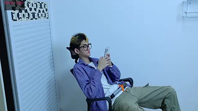 sexyboy-lele online show from October 2025 11:42:02 AM