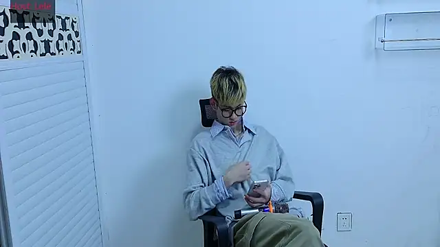 sexyboy-lele online show from October 2025 11:54:01 AM