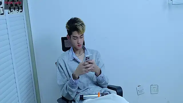 sexyboy-lele online show from October 2025 11:11:01 AM