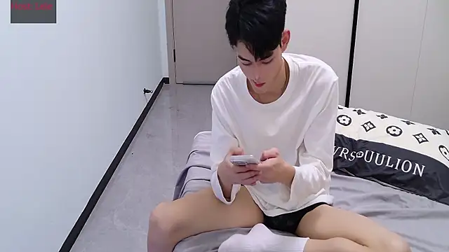 sexyboy-lele online show from November 2025 01:10:01 PM