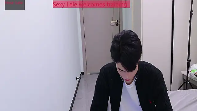 sexyboy-lele online show from November 2025 08:17:02 AM