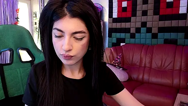 Snapshot of SinWolf_ chatting on October 2025 08:01:01 AM SinWolf online show from October 2025 08:01:01 AM