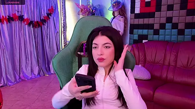 Snapshot of SinWolf_ chatting on October 2025 05:43:02 AM SinWolf online show from October 2025 05:43:02 AM