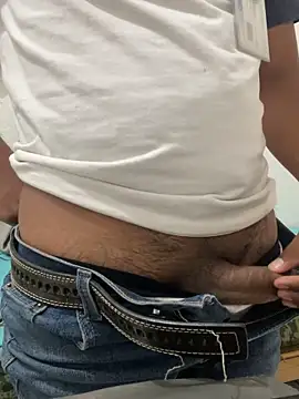 LuisRiaton47 online show from October 2025 09:56:01 PM