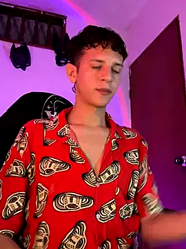 tylernova online show from November 2025 04:03:02 AM