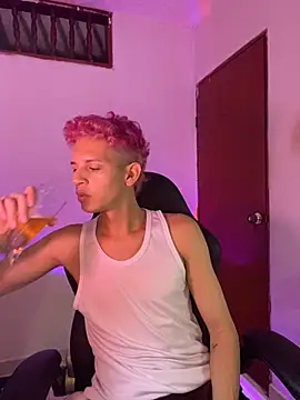 tylernova online show from November 2025 03:50:02 AM