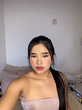 Snapshot of Violet_petite chatting on October 2025 07:03:01 PM Violet petite online show from October 2025 07:03:01 PM