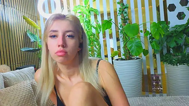 Violetttttta online show from October 2025 02:45:01 AM