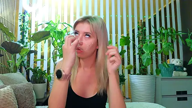 Violetttttta online show from November 2025 09:37:01 PM