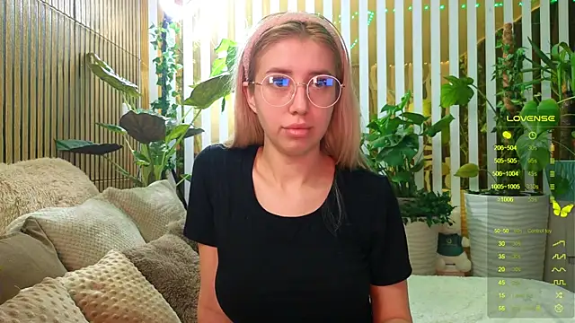 Violetttttta online show from November 2025 08:30:01 PM