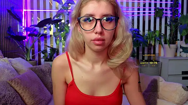 Violetttttta online show from November 2025 10:42:02 PM