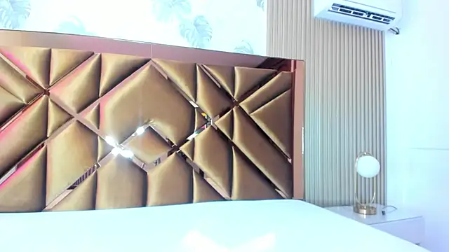 Snapshot of euphrosyne_princess chatting on October 2025 08:47:01 PM euphrosyne princess online show from October 2025 08:47:01 PM