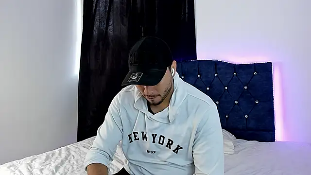 LoganRyder online show from October 2025 12:39:02 PM