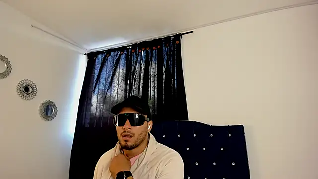 LoganRyder online show from November 2025 12:39:02 PM