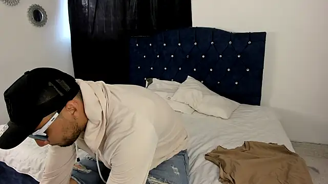 LoganRyder online show from November 2025 12:27:01 PM