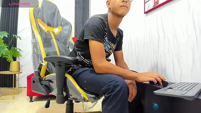 Yeps pluss online show from October 2025 09:03:01 PM