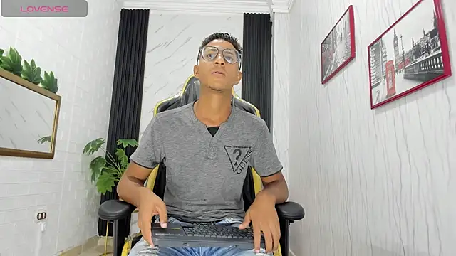 Yeps pluss online show from October 2025 09:11:01 PM