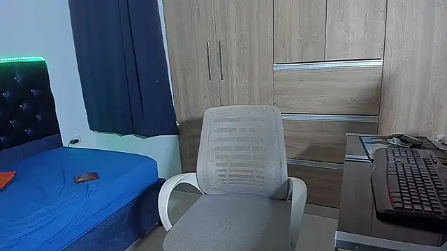 Snapshot of elias_ford chatting on October 2025 08:20:01 PM elias ford online show from October 2025 08:20:01 PM