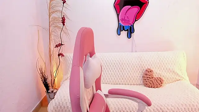 Snapshot of EmmaMyers1 chatting on November 2025 11:16:01 PM EmmaMyers1 online show from November 2025 11:16:01 PM