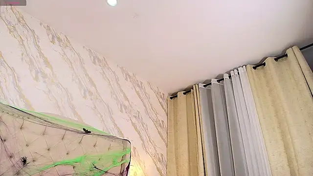 Snapshot of shanell-hott chatting on November 2025 04:14:01 AM shanell-hott online show from November 2025 04:14:01 AM