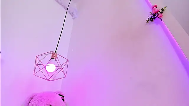 Nara Pink online show from November 2025 08:19:01 PM