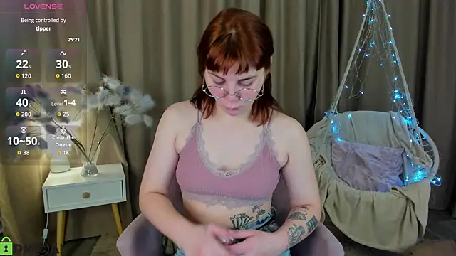 Snapshot of Rene_Shine chatting on November 2025 03:55:01 PM Rene Shine online show from November 2025 03:55:01 PM