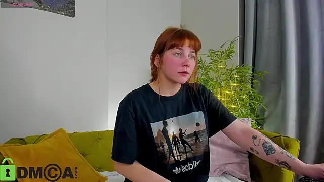 Snapshot of Rene_Shine chatting on November 2025 05:39:01 PM Rene Shine online show from November 2025 05:39:01 PM