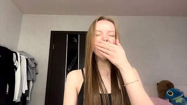 AntoniaMoravick online show from November 2025 07:18:01 AM