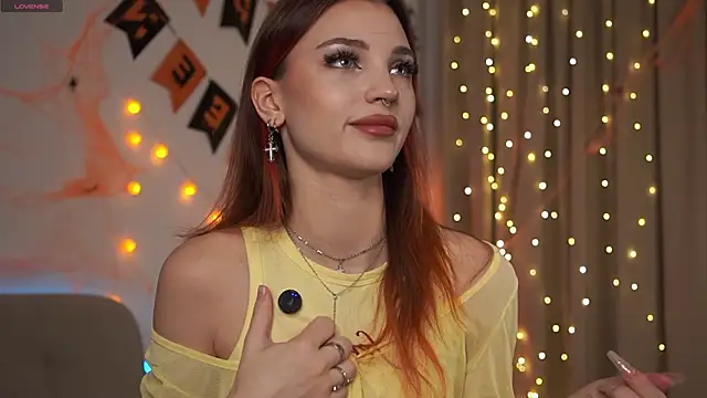 Snapshot of beckymadsons chatting on November 2025 03:11:01 PM beckymadsons online show from November 2025 03:11:01 PM