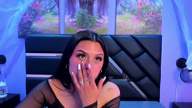 Snapshot of GAbrielaBotero chatting on November 2025 07:35:01 PM GAbrielaBotero online show from November 2025 07:35:01 PM