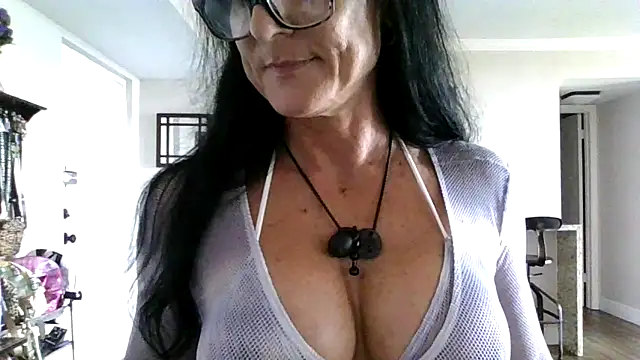 Snapshot of carothepro chatting on October 2025 04:52:01 PM carothepro online show from October 2025 04:52:01 PM