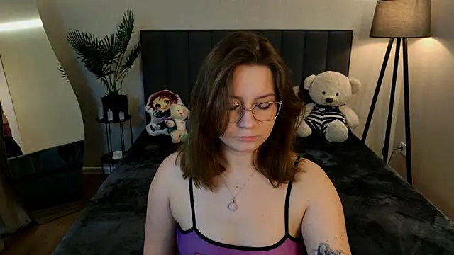 Snapshot of Briarx chatting on November 2025 09:47:01 PM Briarx online show from November 2025 09:47:01 PM