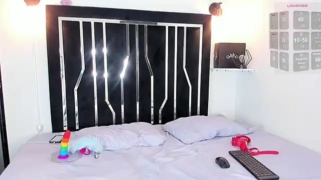 Snapshot of Iam_criss09 chatting on October 2025 02:10:01 PM Iam criss09 online show from October 2025 02:10:01 PM