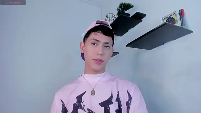 Snapshot of Iam_criss09 chatting on November 2025 01:00:02 PM Iam criss09 online show from November 2025 01:00:02 PM