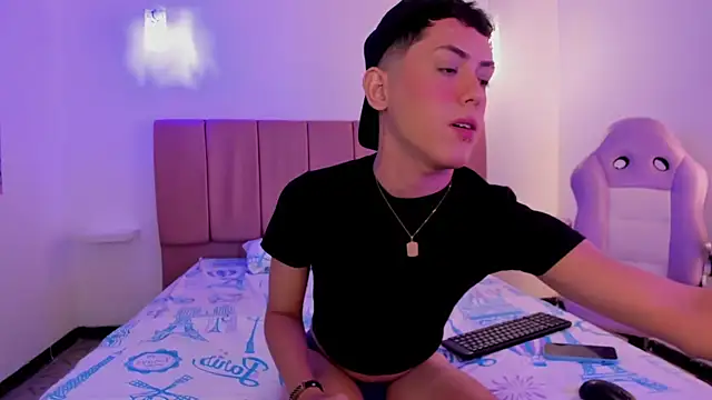 Snapshot of Iam_criss09 chatting on December 2025 04:00:02 AM Iam criss09 online show from December 2025 04:00:02 AM