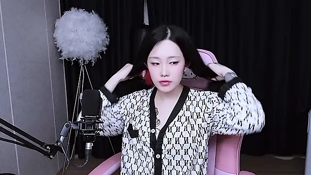 MISA 02 online show from October 2025 12:12:02 PM