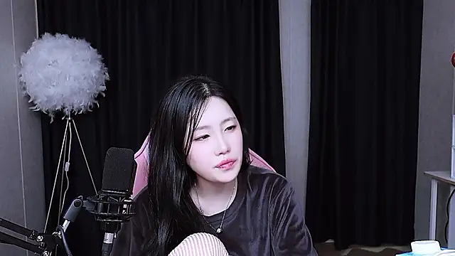 MISA 02 online show from November 2025 12:50:02 PM