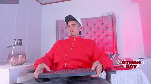 Snapshot of Ethan_Boy_ chatting on November 2025 08:53:01 PM Ethan Boy online show from November 2025 08:53:01 PM