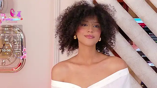 Snapshot of Lila-Rose chatting on November 2025 01:41:02 AM Lila-Rose online show from November 2025 01:41:02 AM