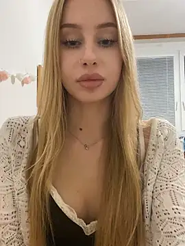 Snapshot of RemyStyles chatting on November 2025 10:51:01 PM RemyStyles online show from November 2025 10:51:01 PM